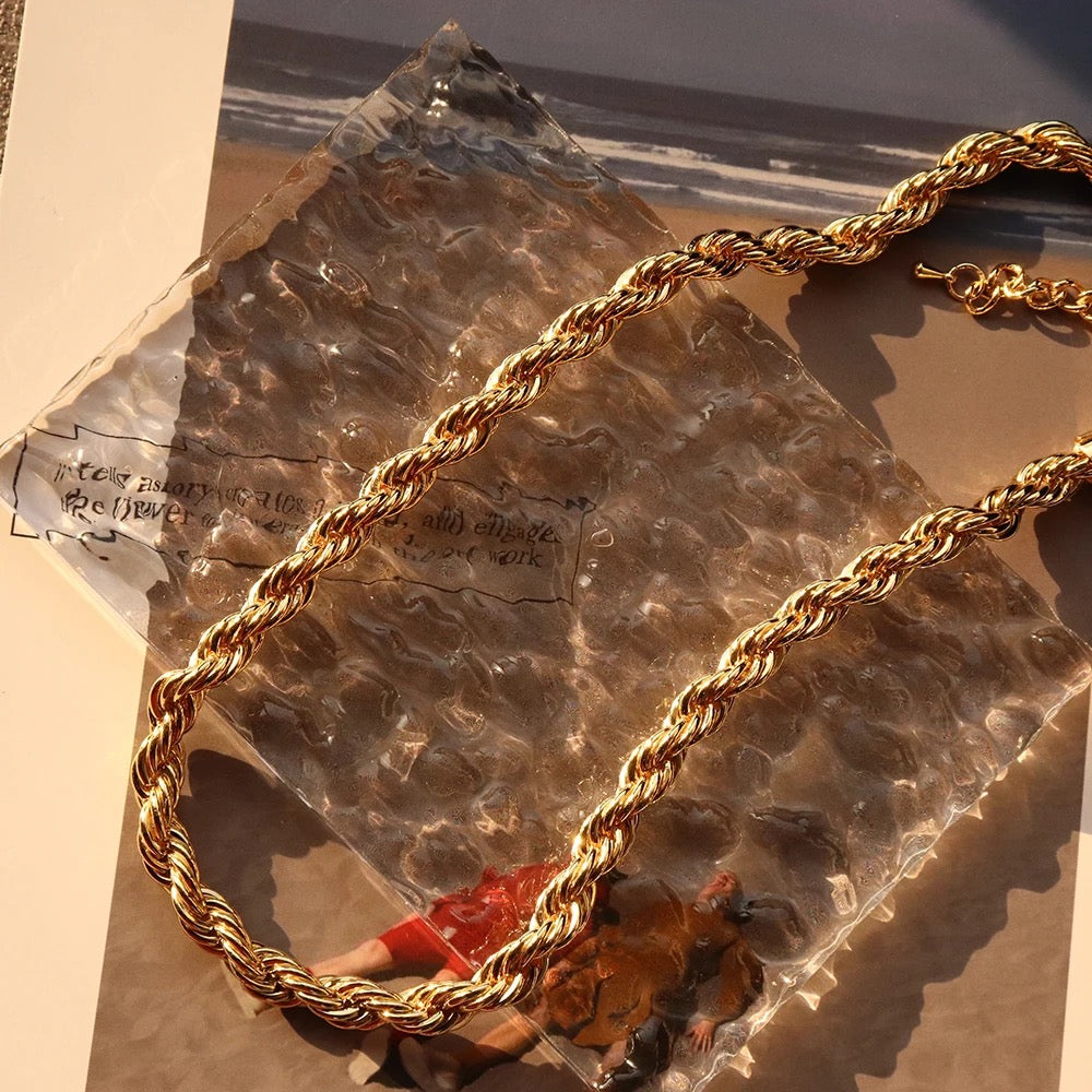 GOLDEN ROPE ХҮЗҮҮНИЙ ЗҮҮЛТ