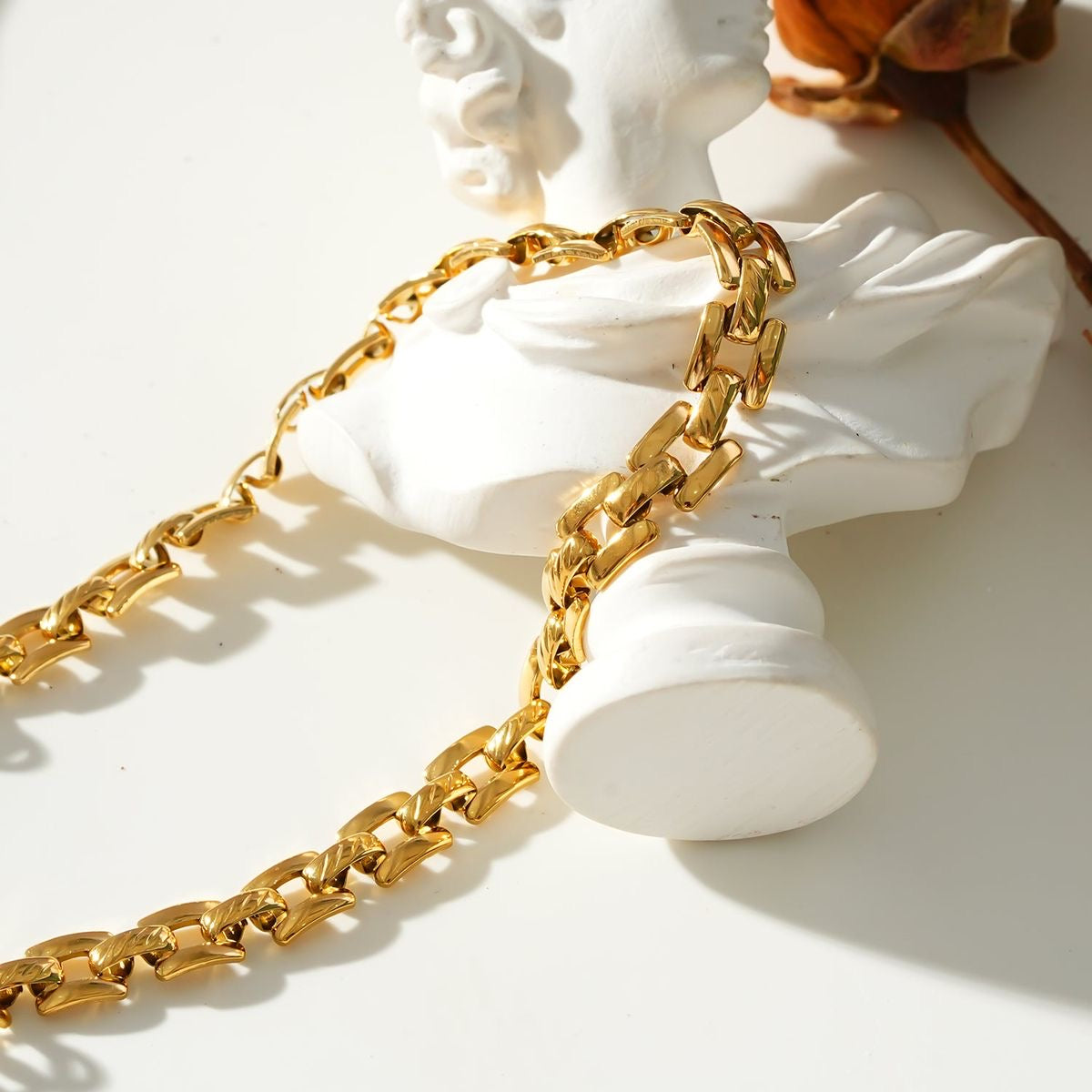 COLLAR BELL ХҮЗҮҮНИЙ ЗҮҮЛТ